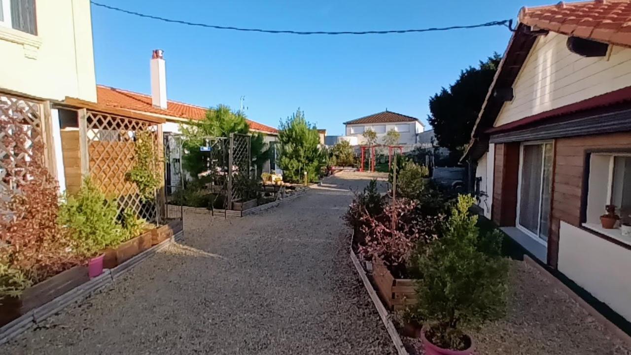 Le Clos Des Passiflores Pons Exteriör bild