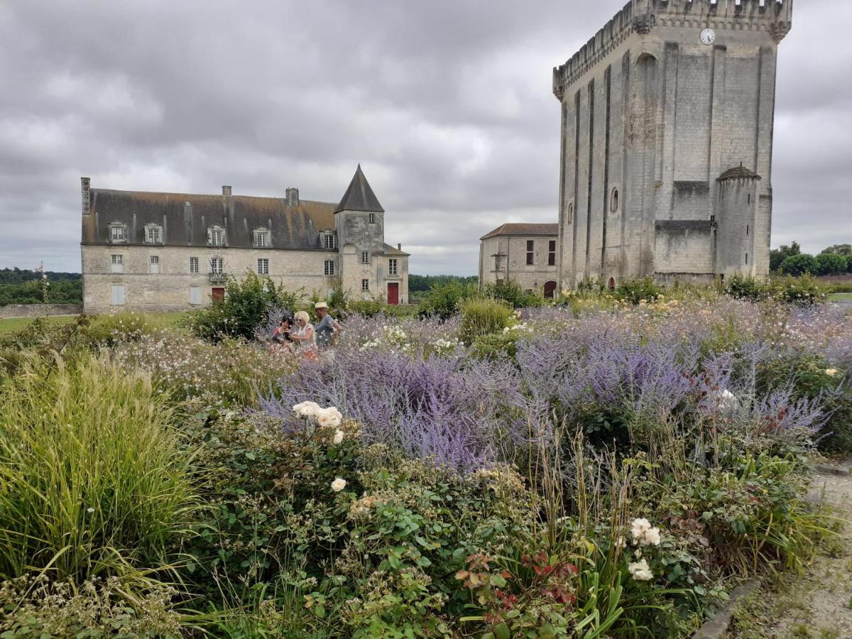 Le Clos Des Passiflores Pons Exteriör bild